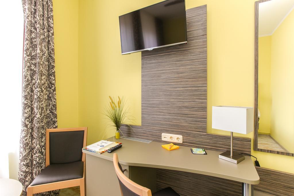 Restaurant & Pension Eshramo Barth Bilik gambar